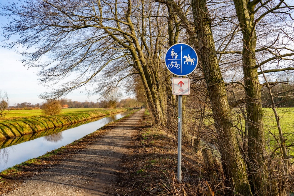 Bescherm fauna met natuurlijke wegafscheidingen